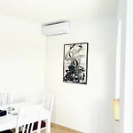 Art Nyaraló *